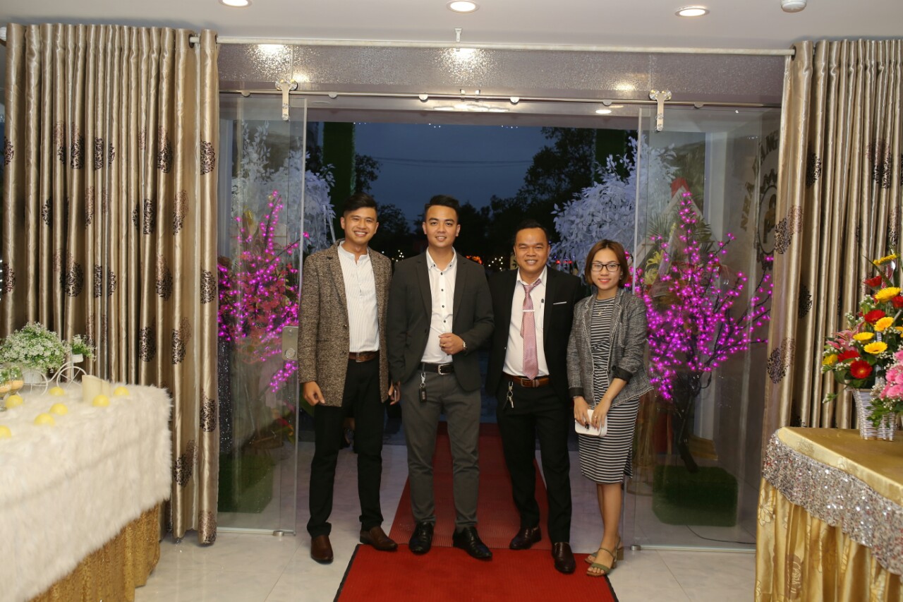 Các khách quý đến chung vui tại buổi lễ kỷ niệm 5 năm thành lập