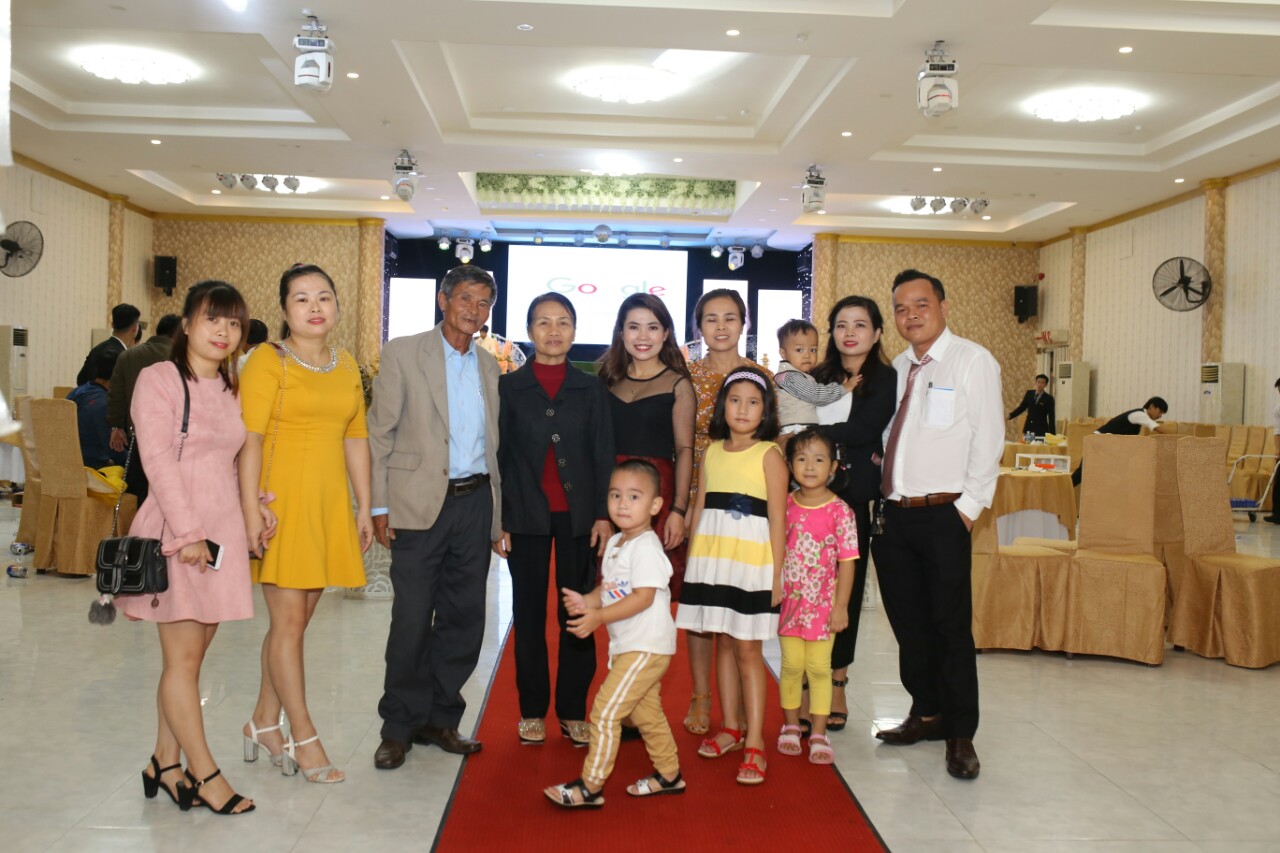 Các khách quý đến chung vui tại buổi lễ kỷ niệm 5 năm thành lập